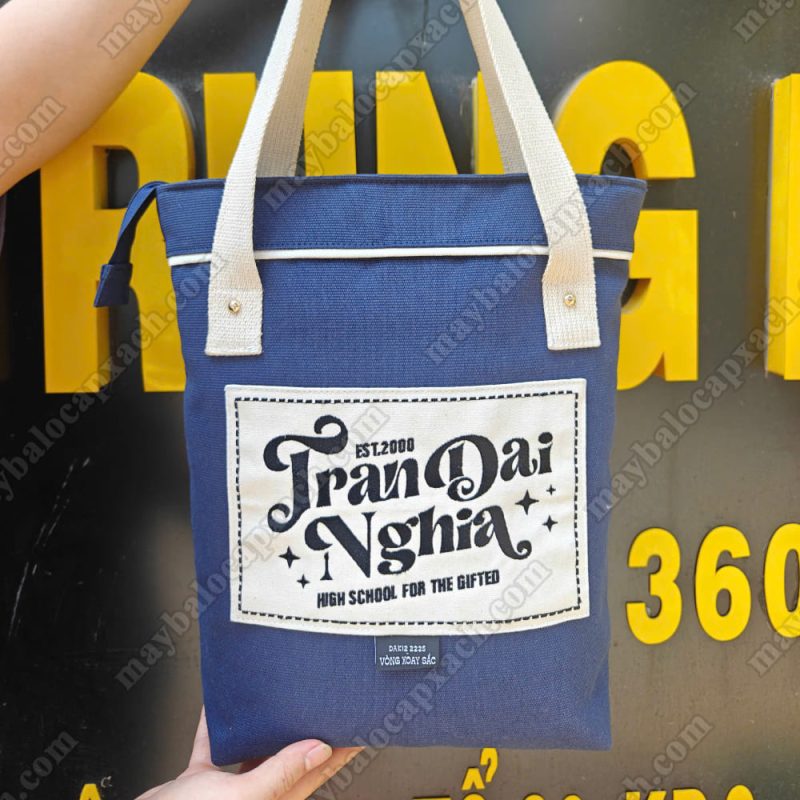 May túi xách bằng vải jean